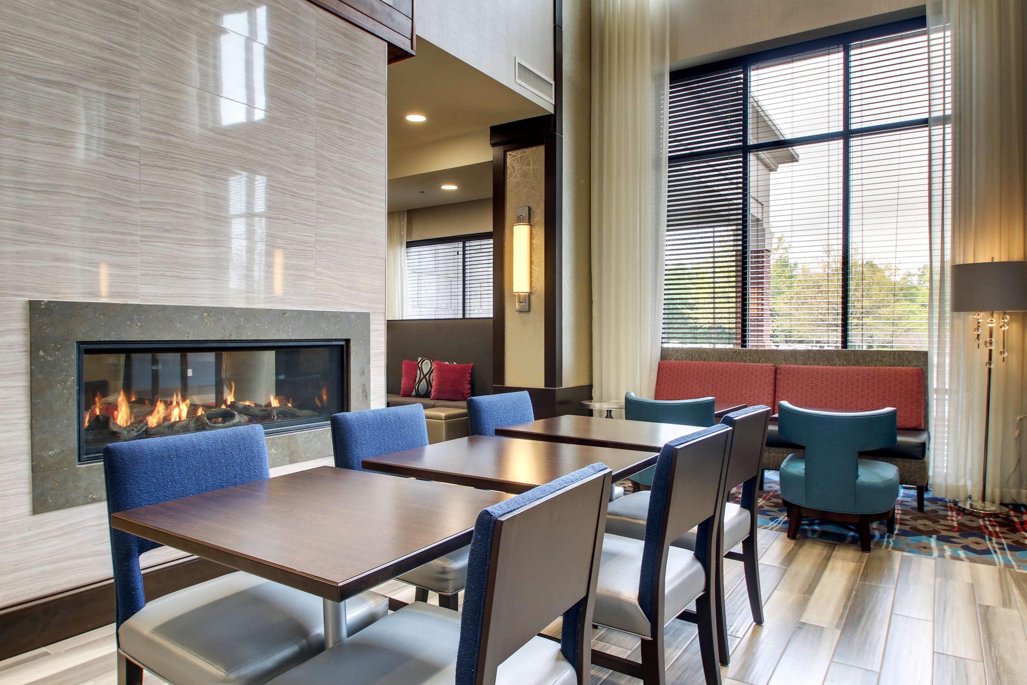Hampton Inn & Suites Greenville Airport Exteriör bild